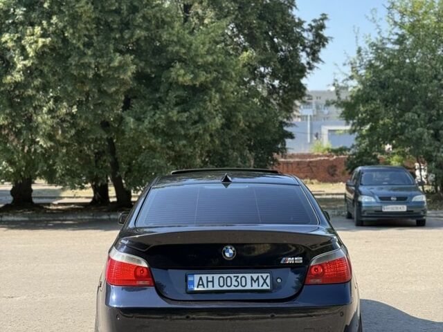 Синий БМВ 5 Серия, объемом двигателя 4.4 л и пробегом 356 тыс. км за 8500 $, фото 4 на Automoto.ua