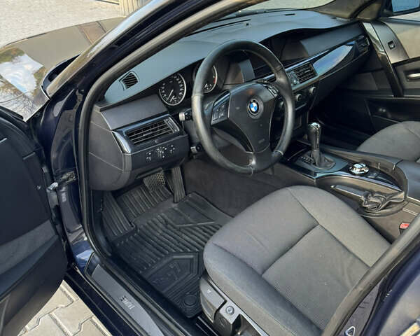 Синий БМВ 5 Серия, объемом двигателя 3 л и пробегом 302 тыс. км за 7700 $, фото 13 на Automoto.ua