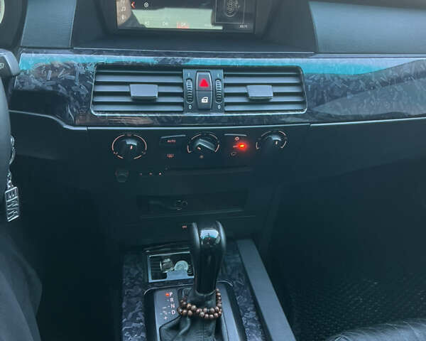 Синій БМВ 5 Серія, об'ємом двигуна 3 л та пробігом 279 тис. км за 9900 $, фото 24 на Automoto.ua