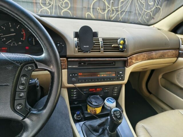 Синий БМВ 5 Серия, объемом двигателя 3 л и пробегом 417 тыс. км за 2800 $, фото 6 на Automoto.ua