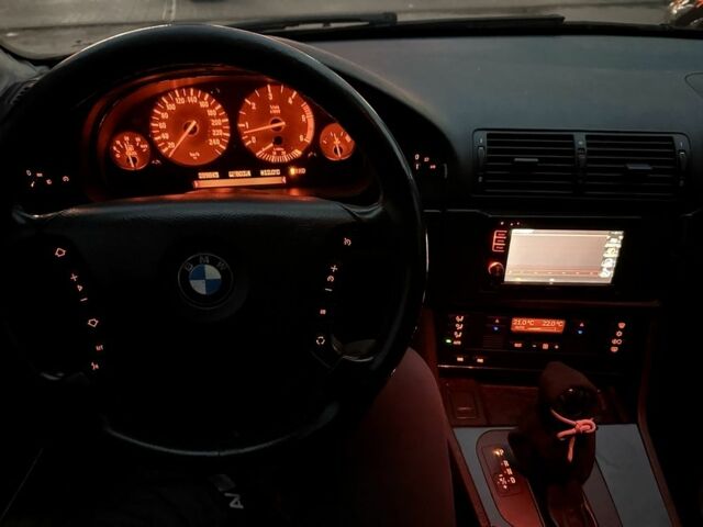 Синий БМВ 5 Серия, объемом двигателя 3 л и пробегом 200 тыс. км за 3300 $, фото 8 на Automoto.ua