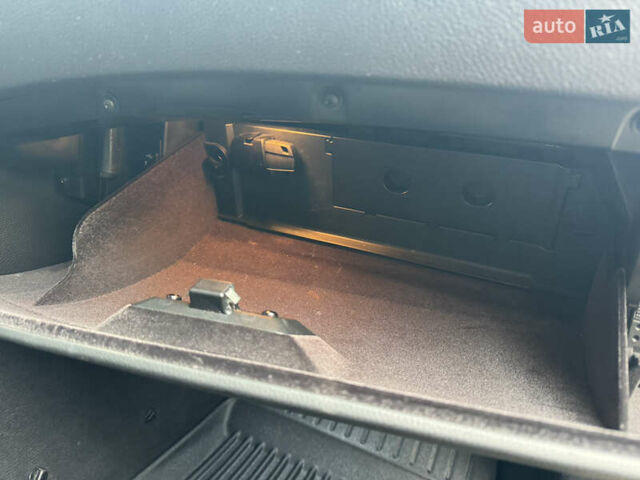 Синий БМВ 5 Серия, объемом двигателя 3 л и пробегом 302 тыс. км за 7700 $, фото 19 на Automoto.ua