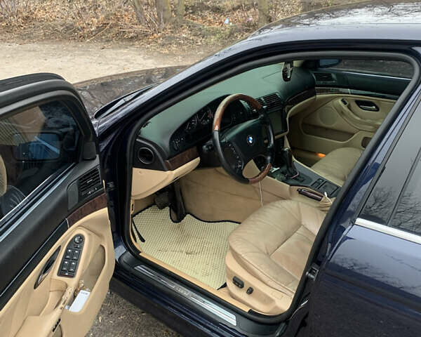 Синий БМВ 5 Серия, объемом двигателя 2.2 л и пробегом 354 тыс. км за 6500 $, фото 2 на Automoto.ua