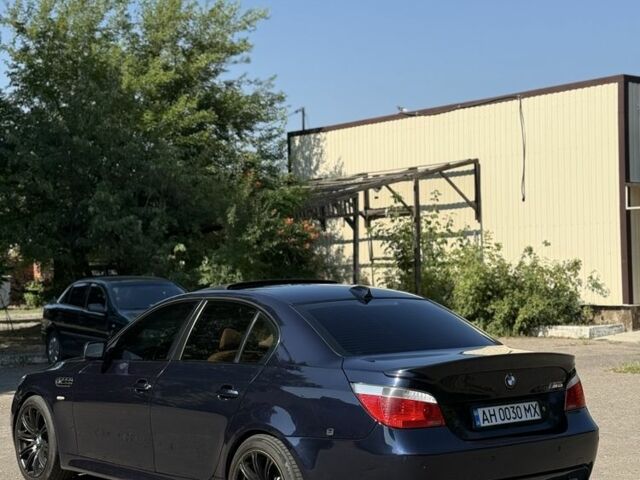 Синий БМВ 5 Серия, объемом двигателя 4.4 л и пробегом 356 тыс. км за 8500 $, фото 5 на Automoto.ua