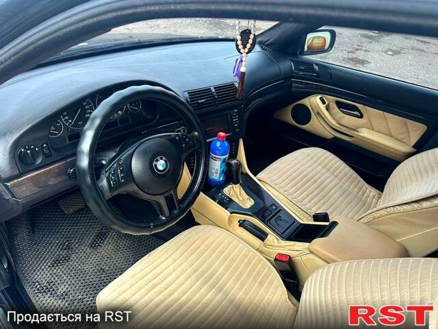 Синий БМВ 5 Серия, объемом двигателя 2.5 л и пробегом 325 тыс. км за 5000 $, фото 6 на Automoto.ua