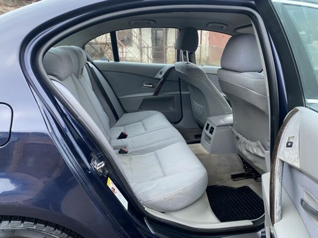 Синий БМВ 5 Серия, объемом двигателя 3 л и пробегом 393 тыс. км за 4200 $, фото 17 на Automoto.ua