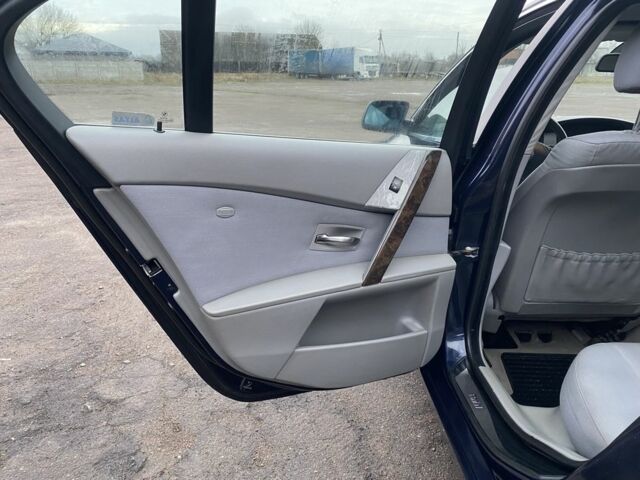 Синий БМВ 5 Серия, объемом двигателя 3 л и пробегом 393 тыс. км за 4200 $, фото 16 на Automoto.ua