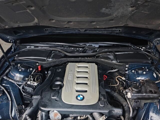 Синий БМВ 5 Серия, объемом двигателя 3 л и пробегом 460 тыс. км за 5500 $, фото 2 на Automoto.ua