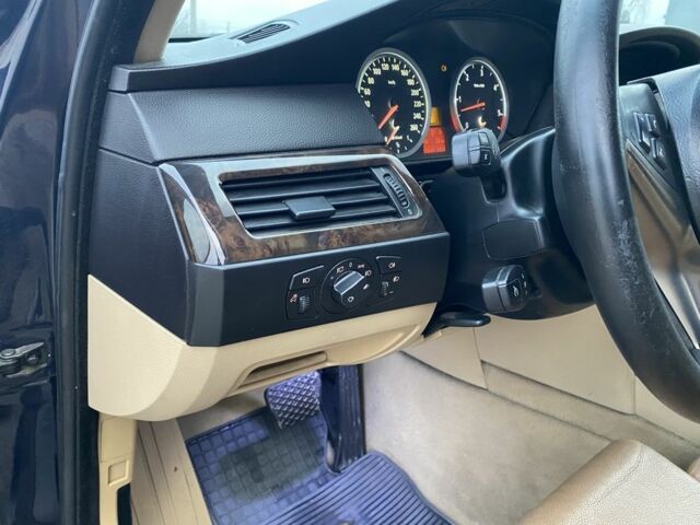 Синій БМВ 5 Серія, об'ємом двигуна 3 л та пробігом 400 тис. км за 4450 $, фото 23 на Automoto.ua