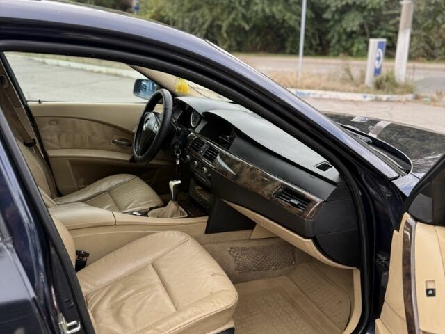 Синий БМВ 5 Серия, объемом двигателя 3 л и пробегом 300 тыс. км за 3800 $, фото 9 на Automoto.ua