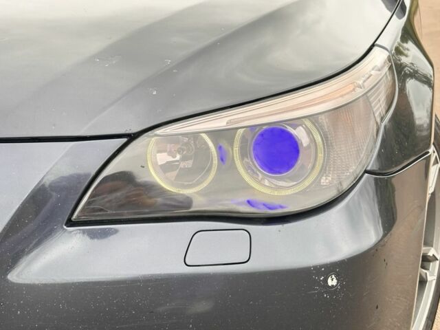 Синий БМВ 5 Серия, объемом двигателя 3 л и пробегом 320 тыс. км за 8700 $, фото 2 на Automoto.ua