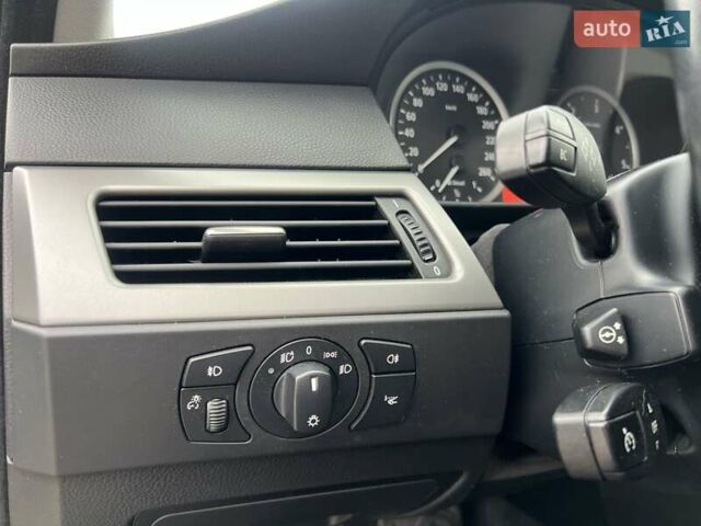 Синій БМВ 5 Серія, об'ємом двигуна 3 л та пробігом 337 тис. км за 9750 $, фото 21 на Automoto.ua