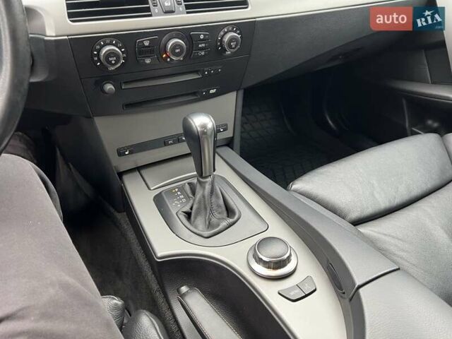 Синій БМВ 5 Серія, об'ємом двигуна 3 л та пробігом 337 тис. км за 9750 $, фото 24 на Automoto.ua