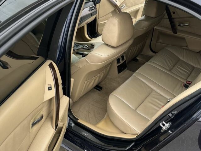 Синий БМВ 5 Серия, объемом двигателя 3 л и пробегом 380 тыс. км за 10000 $, фото 15 на Automoto.ua