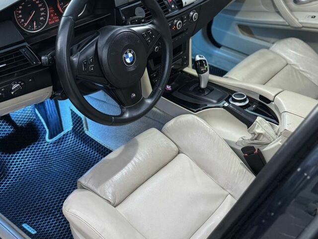 БМВ 5 Серия 2007 в Киеве на Automoto.ua Синий БМВ 5 Серия, объемом двигателя 0 л и пробегом 230 тыс. км за 10500 $, фото 4 на Automoto.ua