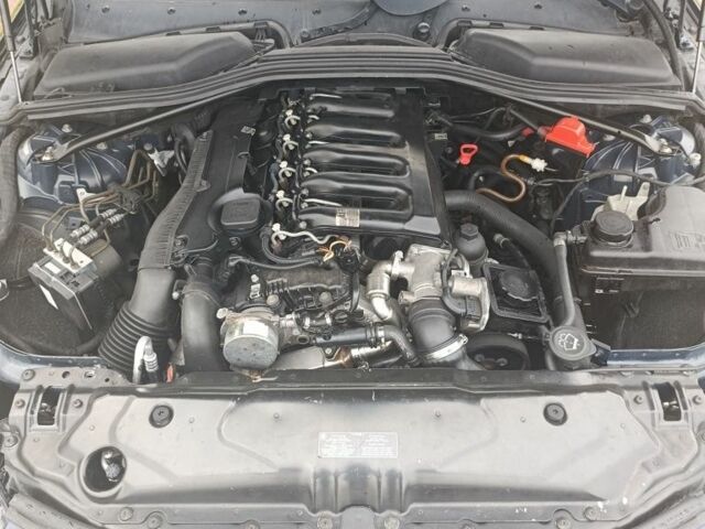 Синий БМВ 5 Серия, объемом двигателя 3 л и пробегом 400 тыс. км за 5500 $, фото 9 на Automoto.ua