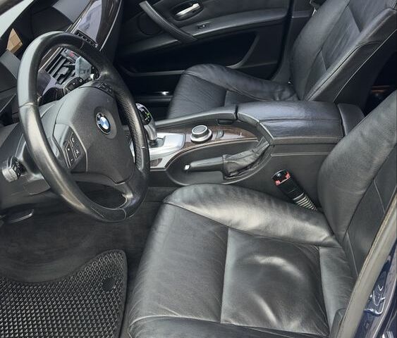 Синий БМВ 5 Серия, объемом двигателя 2.5 л и пробегом 265 тыс. км за 11000 $, фото 2 на Automoto.ua