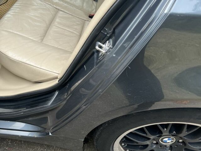 Синий БМВ 5 Серия, объемом двигателя 3 л и пробегом 392 тыс. км за 6600 $, фото 9 на Automoto.ua