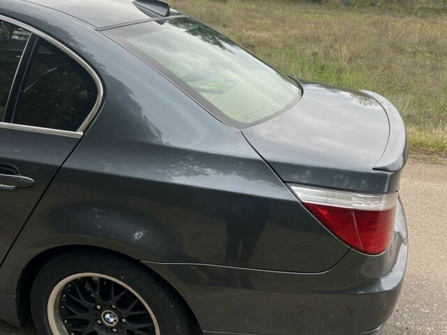 Синий БМВ 5 Серия, объемом двигателя 3 л и пробегом 392 тыс. км за 6600 $, фото 2 на Automoto.ua