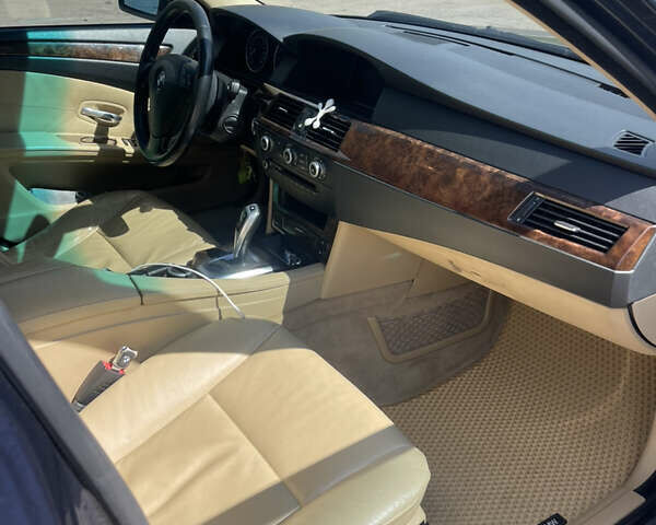 Синий БМВ 5 Серия, объемом двигателя 2.5 л и пробегом 256 тыс. км за 8700 $, фото 5 на Automoto.ua