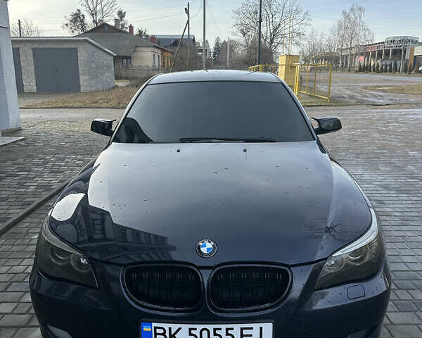 Синий БМВ 5 Серия, объемом двигателя 3 л и пробегом 298 тыс. км за 10000 $, фото 2 на Automoto.ua