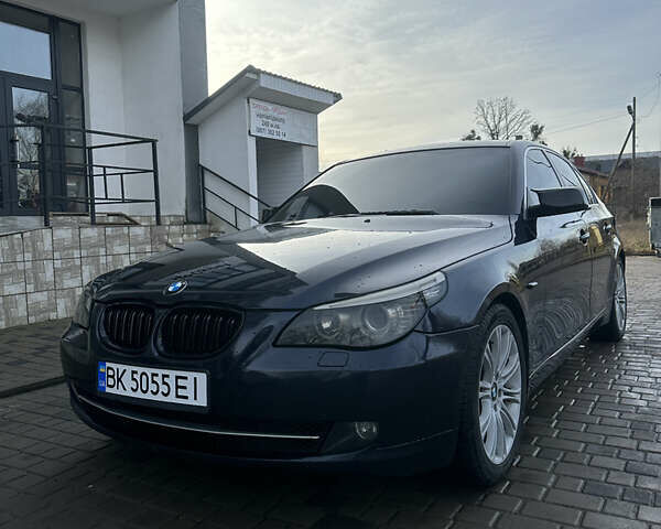Синий БМВ 5 Серия, объемом двигателя 3 л и пробегом 298 тыс. км за 10000 $, фото 6 на Automoto.ua