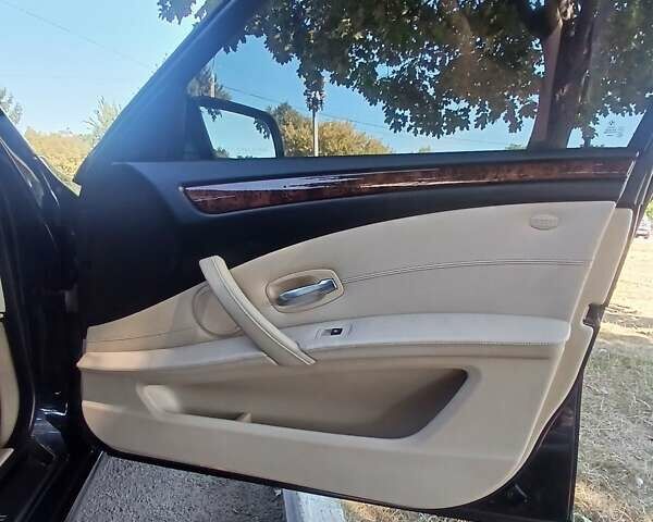 Синій БМВ 5 Серія, об'ємом двигуна 3 л та пробігом 332 тис. км за 8900 $, фото 2 на Automoto.ua