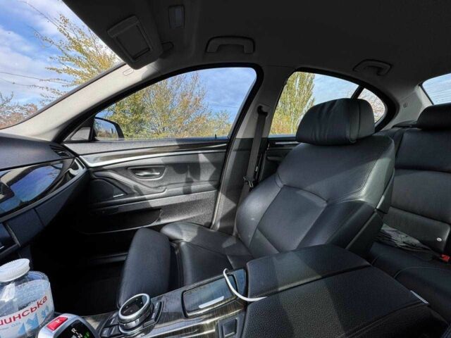 Синий БМВ 5 Серия, объемом двигателя 3 л и пробегом 140 тыс. км за 321 $, фото 12 на Automoto.ua