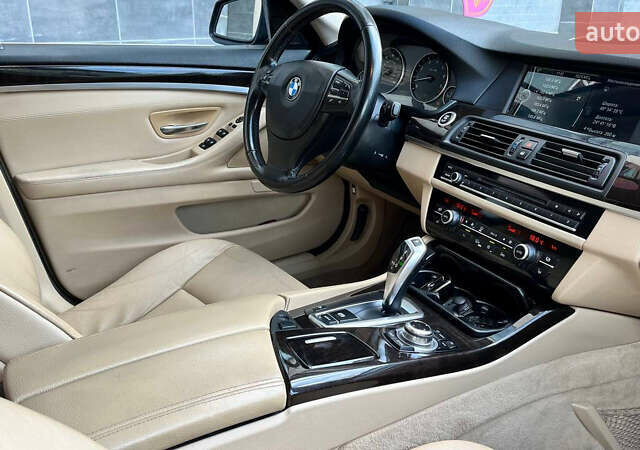 Синій БМВ 5 Серія, об'ємом двигуна 3 л та пробігом 328 тис. км за 11500 $, фото 6 на Automoto.ua