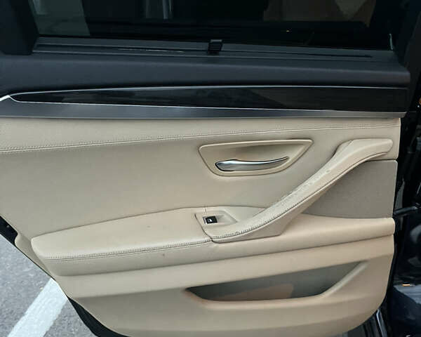 Синий БМВ 5 Серия, объемом двигателя 3 л и пробегом 294 тыс. км за 14200 $, фото 14 на Automoto.ua