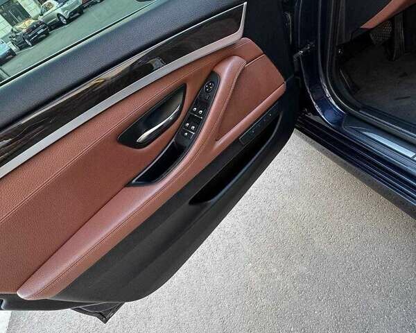Синій БМВ 5 Серія, об'ємом двигуна 2 л та пробігом 210 тис. км за 12999 $, фото 11 на Automoto.ua