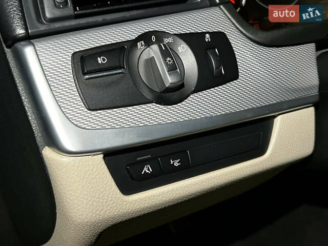 Синий БМВ 5 Серия, объемом двигателя 3 л и пробегом 225 тыс. км за 15800 $, фото 13 на Automoto.ua