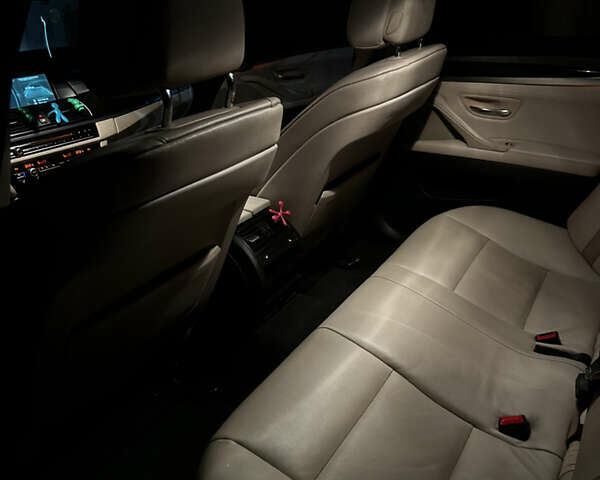 Синий БМВ 5 Серия, объемом двигателя 2 л и пробегом 217 тыс. км за 11500 $, фото 23 на Automoto.ua