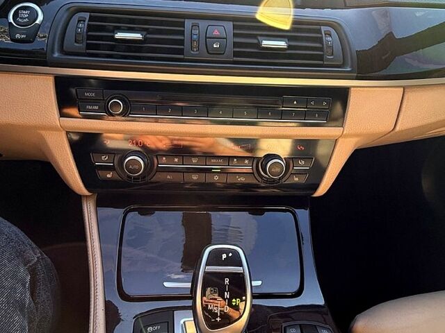 Синий БМВ 5 Серия, объемом двигателя 3 л и пробегом 215 тыс. км за 12800 $, фото 4 на Automoto.ua