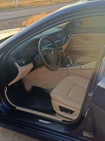 Синій БМВ 5 Серія, об'ємом двигуна 2 л та пробігом 250 тис. км за 10300 $, фото 5 на Automoto.ua