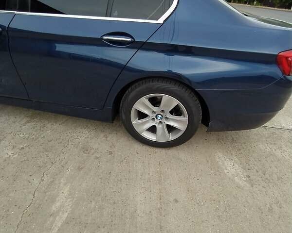 Синій БМВ 5 Серія, об'ємом двигуна 2 л та пробігом 250 тис. км за 10800 $, фото 17 на Automoto.ua