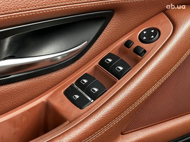 Синій БМВ 5 Серія, об'ємом двигуна 2 л та пробігом 242 тис. км за 18790 $, фото 17 на Automoto.ua