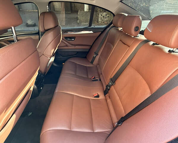 Синій БМВ 5 Серія, об'ємом двигуна 2.98 л та пробігом 202 тис. км за 19500 $, фото 26 на Automoto.ua