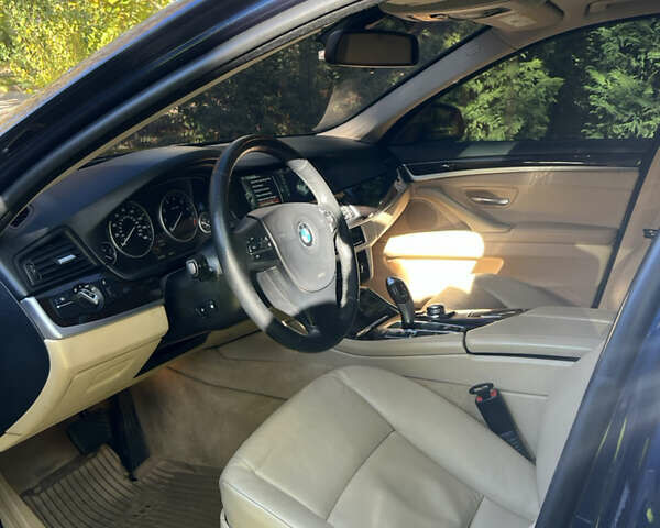 Синій БМВ 5 Серія, об'ємом двигуна 2.98 л та пробігом 195 тис. км за 15500 $, фото 4 на Automoto.ua