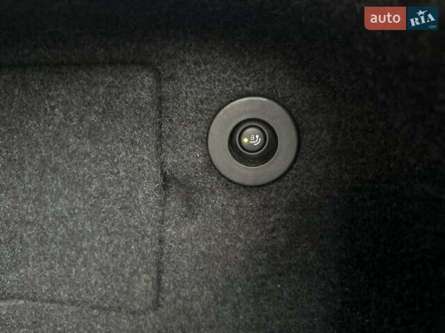 Синій БМВ 5 Серія, об'ємом двигуна 2.99 л та пробігом 275 тис. км за 19300 $, фото 18 на Automoto.ua