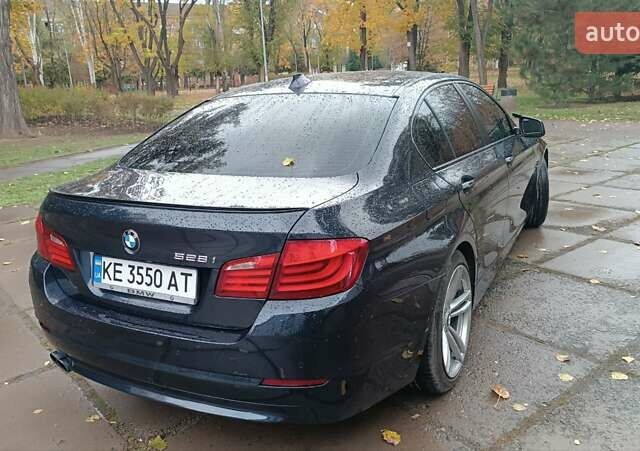 Синій БМВ 5 Серія, об'ємом двигуна 2 л та пробігом 240 тис. км за 12500 $, фото 27 на Automoto.ua
