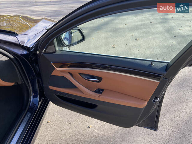 БМВ 5 Серія 2014 у Чернігові на Automoto.ua Синій БМВ 5 Серія, об'ємом двигуна 3 л та пробігом 90 тис. км за 28900 $, фото 22 на Automoto.ua