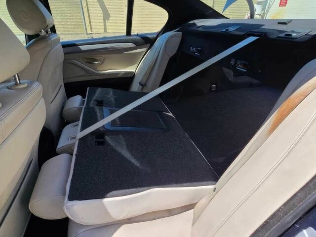 Синий БМВ 5 Серия, объемом двигателя 3 л и пробегом 155 тыс. км за 9950 $, фото 5 на Automoto.ua