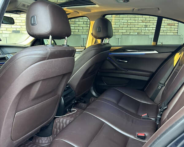 Синій БМВ 5 Серія, об'ємом двигуна 2 л та пробігом 115 тис. км за 18000 $, фото 30 на Automoto.ua