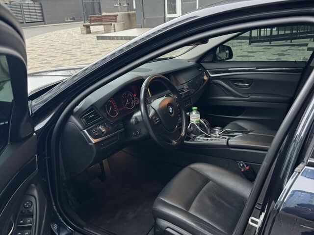 Синий БМВ 5 Серия, объемом двигателя 3 л и пробегом 208 тыс. км за 23999 $, фото 5 на Automoto.ua