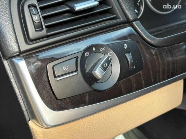 Синий БМВ 5 Серия, объемом двигателя 3 л и пробегом 132 тыс. км за 20490 $, фото 18 на Automoto.ua