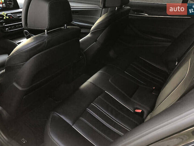 БМВ 5 Серия 2017 в Львове на Automoto.ua Синий БМВ 5 Серия, объемом двигателя 3 л и пробегом 160 тыс. км за 31000 $, фото 38 на Automoto.ua