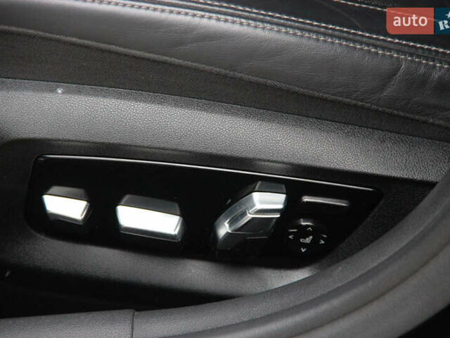 Синій БМВ 5 Серія, об'ємом двигуна 2 л та пробігом 62 тис. км за 31000 $, фото 25 на Automoto.ua