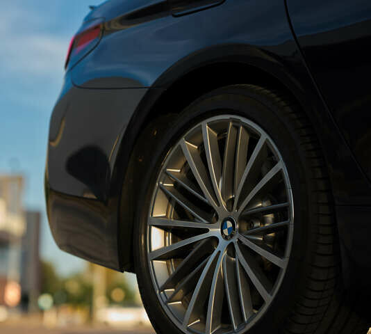 Синий БМВ 5 Серия, объемом двигателя 3 л и пробегом 87 тыс. км за 35900 $, фото 24 на Automoto.ua