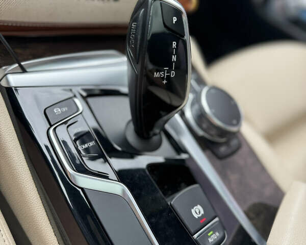 БМВ 5 Серия 2017 в Одессе на Automoto.ua Синий БМВ 5 Серия, объемом двигателя 2 л и пробегом 130 тыс. км за 26000 $, фото 10 на Automoto.ua